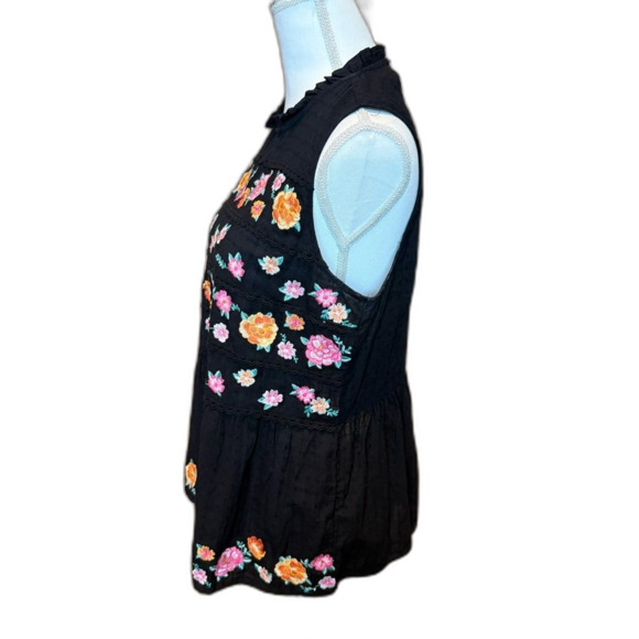 Savanna Jane Boho Sleeveless Top Medium Black Floral Embroidery Crochet - Picture 3 of 8